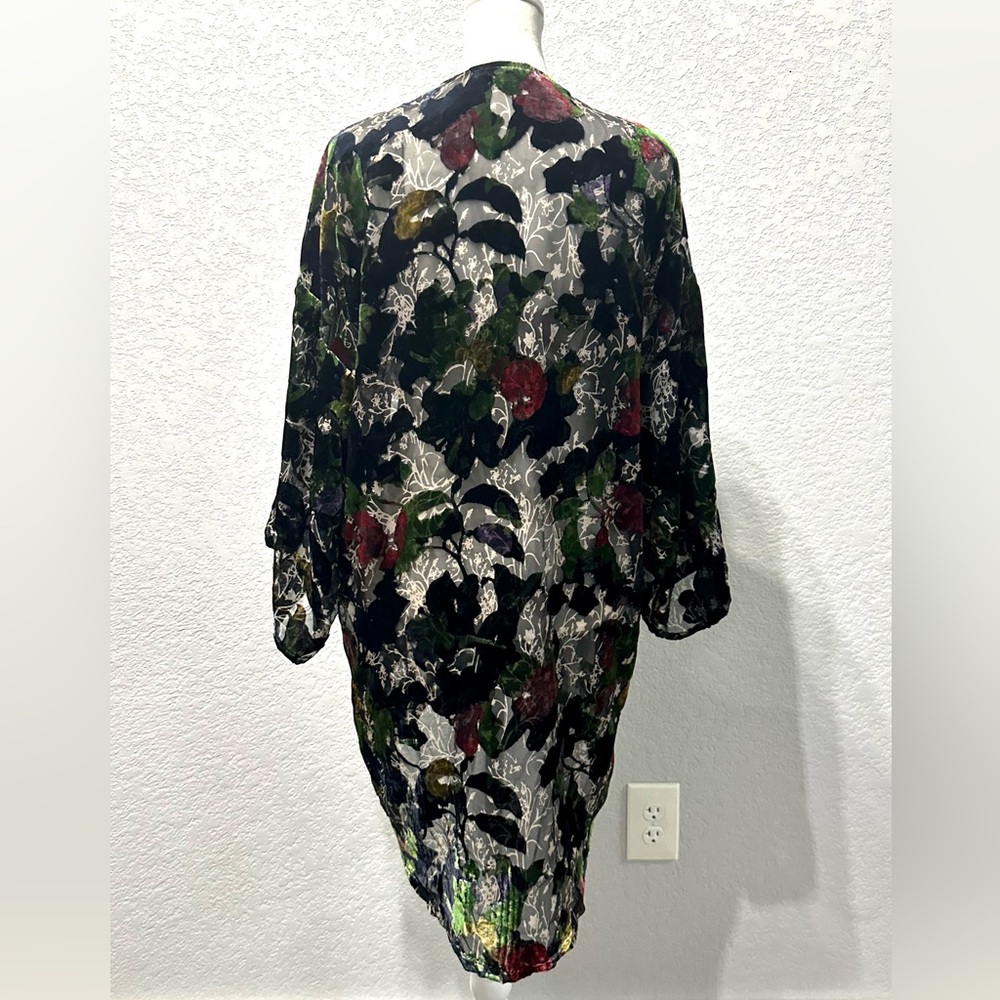 Daniel Rainn Black Velvet and Lace Floral Kimono Sz M - Picture 6 of 16